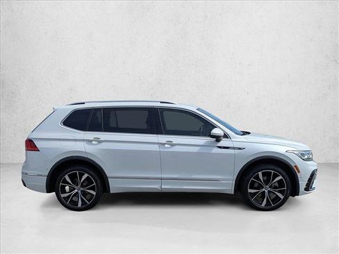 Used 2022 Volkswagen Tiguan SEL R-Line image 4