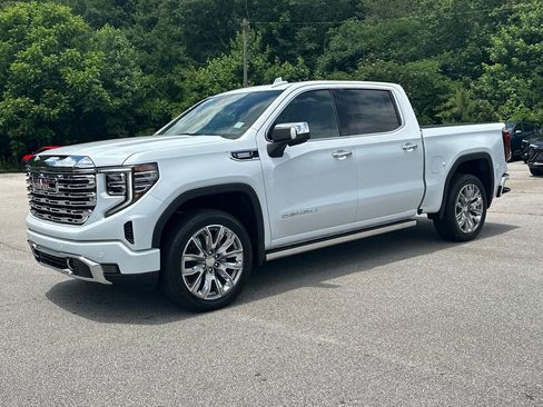 New 2026 GMC Sierra 1500 Denali w/ Denali Reserve Package AWD/4WD image 3