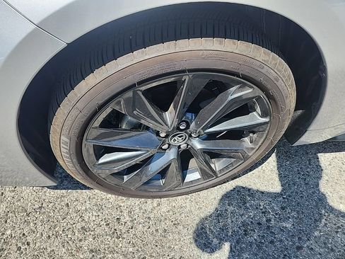 Certified 2025 Toyota Corolla SE FWD image 9