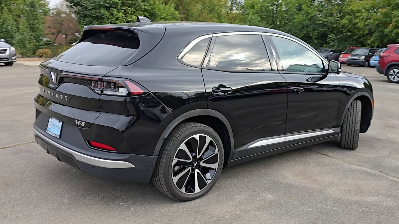 New 2025 VinFast VF 8 Plus AWD/4WD image 8