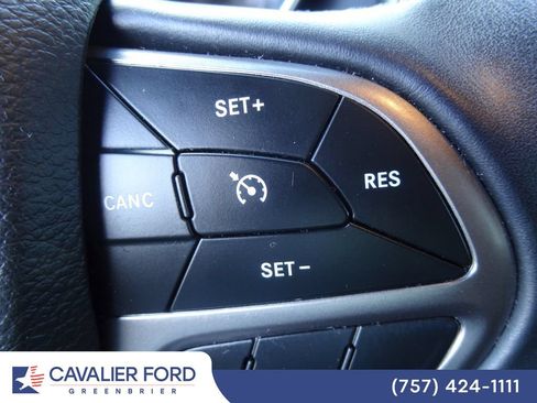 Used 2019 Jeep Grand Cherokee Laredo RWD image 17