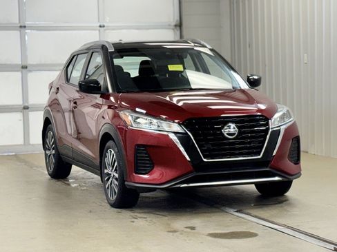 Used 2021 Nissan Kicks SV image 27