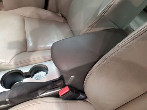 Used 2010 Ford Focus SEL image 28