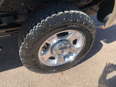 Used 2016 Ford F250 XLT w/ XLT Interior Package AWD/4WD image 18