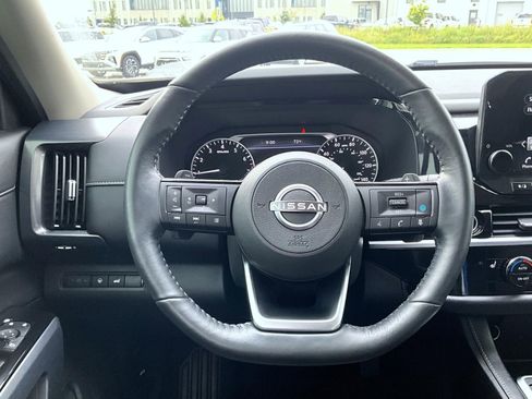 Used 2023 Nissan Pathfinder SL image 12