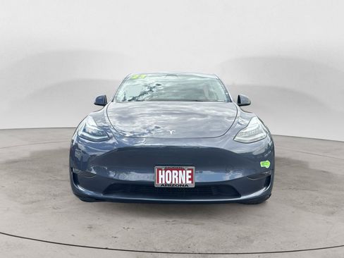 Used 2023 Tesla Model Y Long Range AWD/4WD image 2