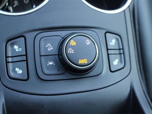 Used 2024 GMC Terrain SLT image 20