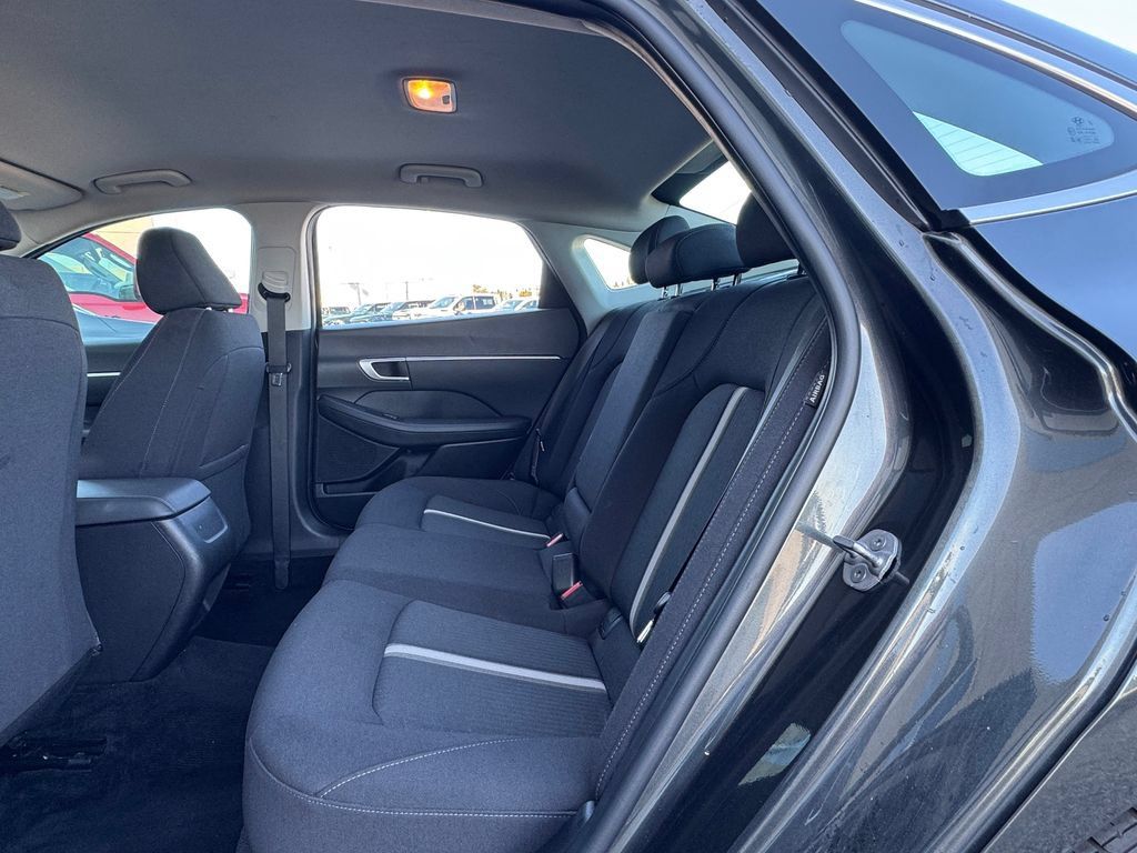 Used 2025 Hyundai Sonata SEL FWD image 30