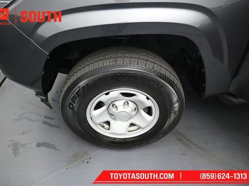 Used 2023 Toyota Tacoma SR AWD/4WD image 32