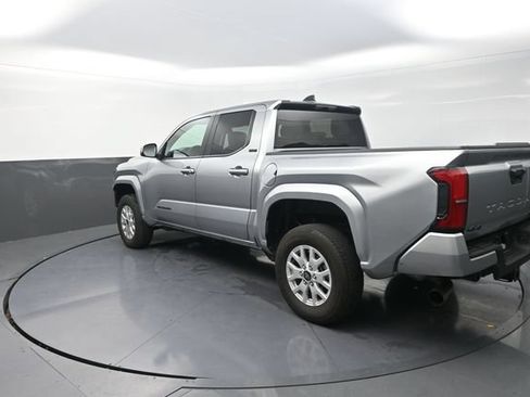 Used 2025 Toyota Tacoma SR5 AWD/4WD image 54