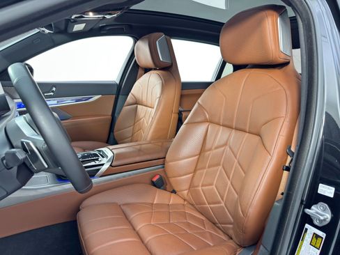 Used 2024 BMW i7 eDrive50 w/ M Sport Package image 46