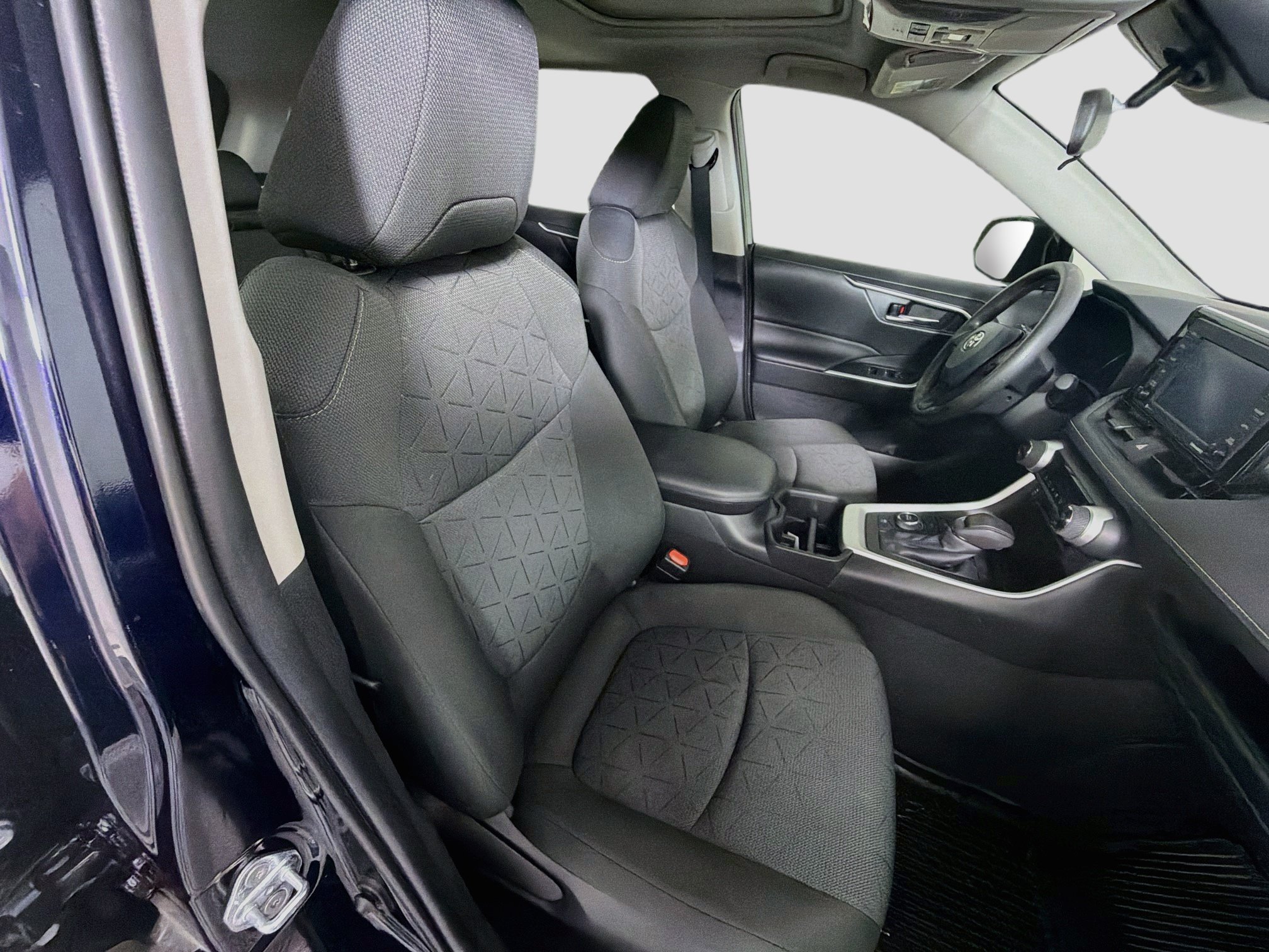 Used 2022 Toyota RAV4 XLE w/ Convenience Package AWD/4WD image 32