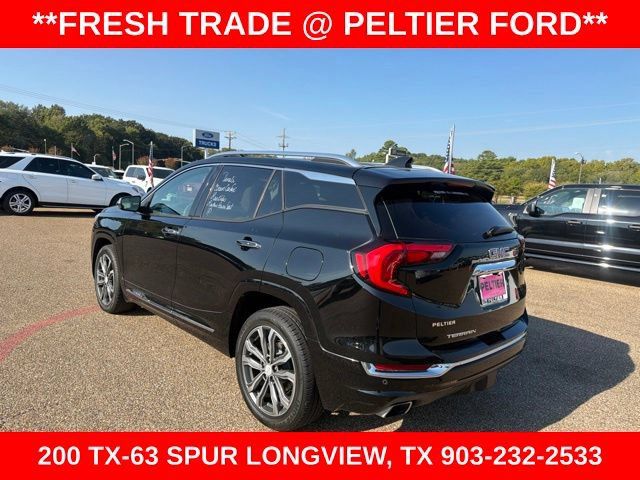 Used 2020 GMC Terrain Denali w/ Denali Premium Package FWD image 9