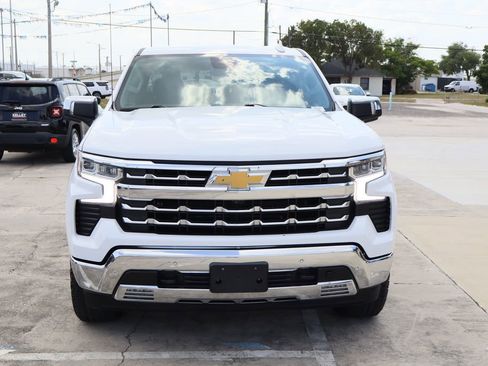 Used 2023 Chevrolet Silverado 1500 LTZ AWD/4WD image 4