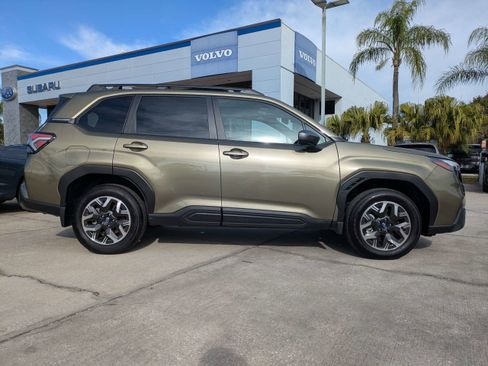 Certified 2025 Subaru Forester Premium w/ Protection Package image 3