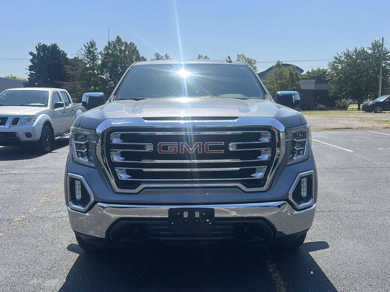 Used 2019 GMC Sierra 1500 SLT w/ SLT Premium Package AWD/4WD image 2