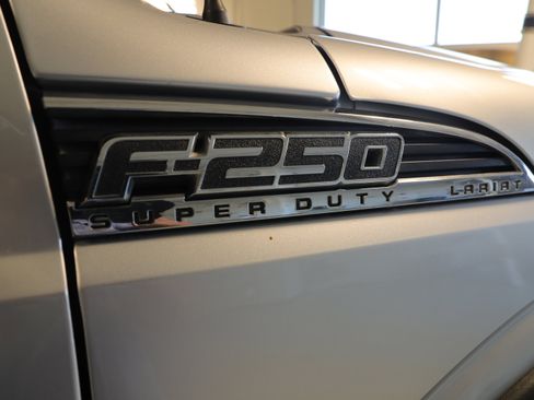 Used 2016 Ford F250 Lariat w/ Chrome Package image 5