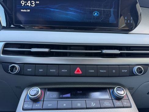 Used 2024 Hyundai Palisade SEL FWD image 11