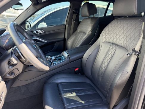 Used 2023 BMW X6 M50i w/ Executive Package image 9
