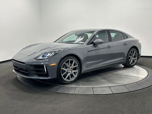 Certified 2025 Porsche Panamera 4 image 1