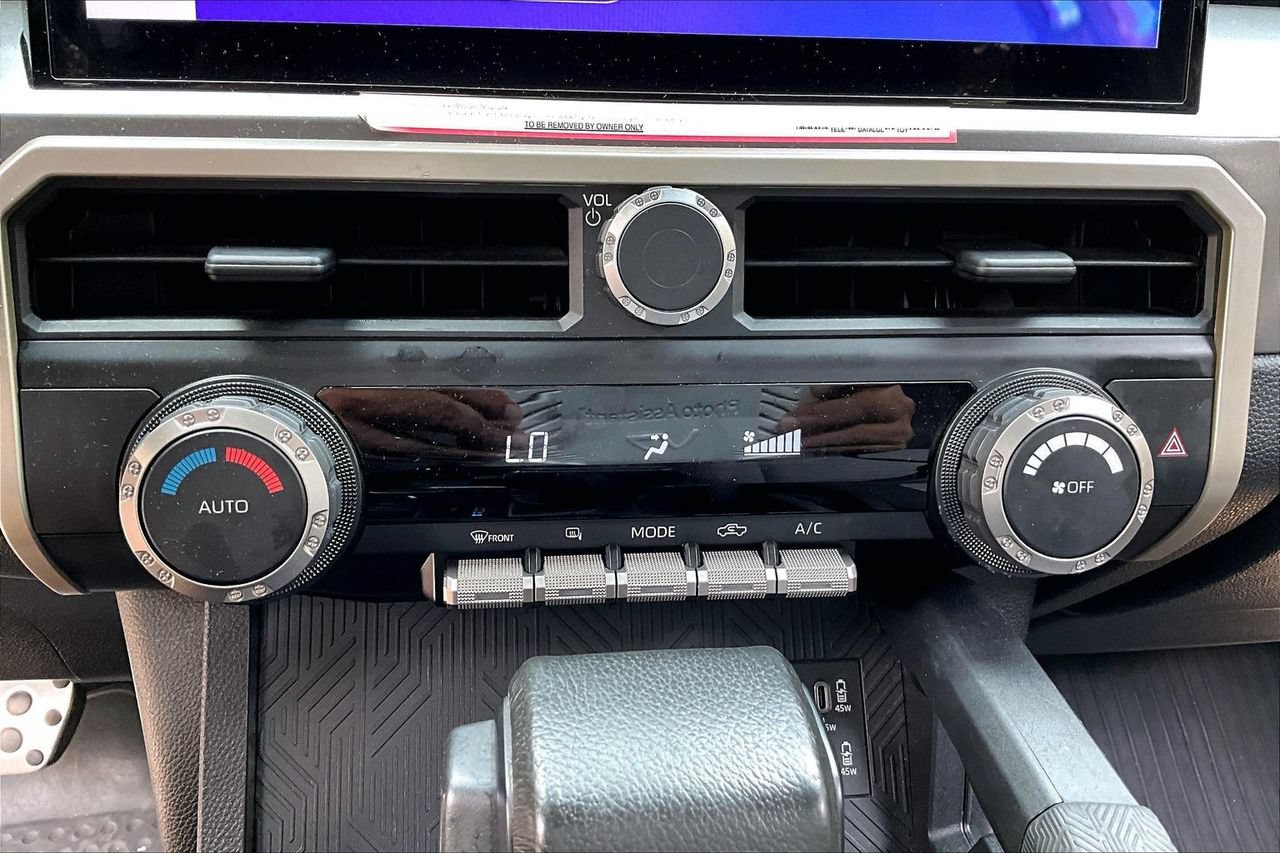 Used 2024 Toyota Tacoma TRD Sport AWD/4WD image 24