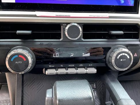 Used 2024 Toyota Tacoma TRD Sport AWD/4WD image 24