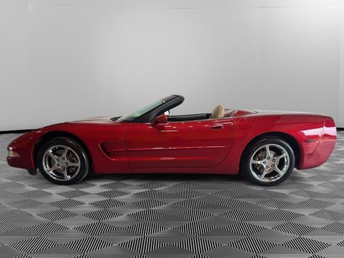 Used 2004 Chevrolet Corvette Convertible w/ Preferred Equipment Group RWD image 2