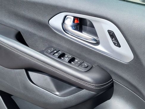 New 2026 Chrysler Pacifica Limited image 28