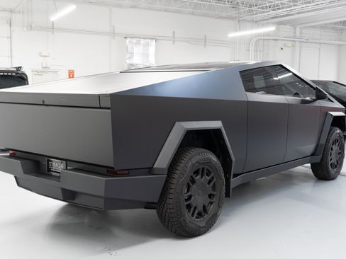 Used 2024 Tesla Cybertruck AWD Crew Cab image 8