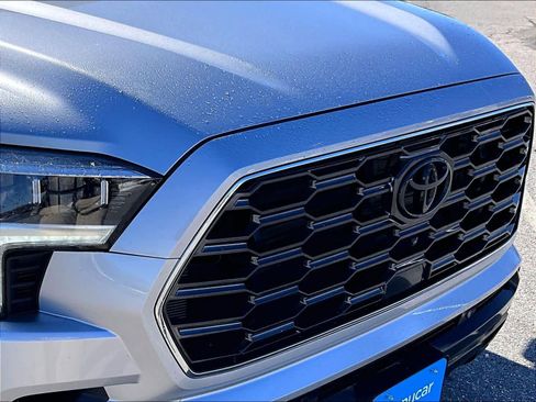 Used 2025 Toyota Sequoia Platinum image 33