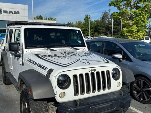 Used 2018 Jeep Wrangler Unlimited Sport AWD/4WD image 2