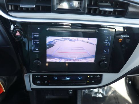 Used 2017 Toyota Corolla LE w/ Carpet Mat Package (TMS) FWD image 28