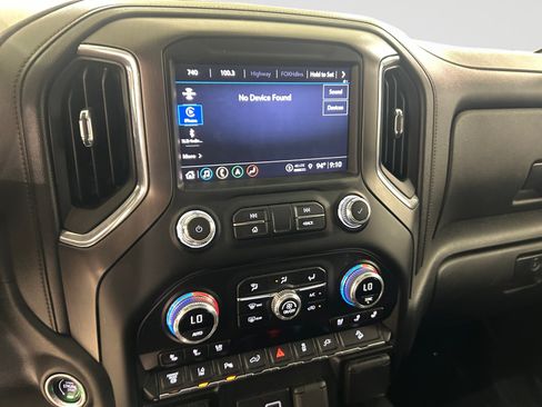 Used 2022 GMC Sierra 2500 AT4 w/ AT4 Premium Plus Package AWD/4WD image 13