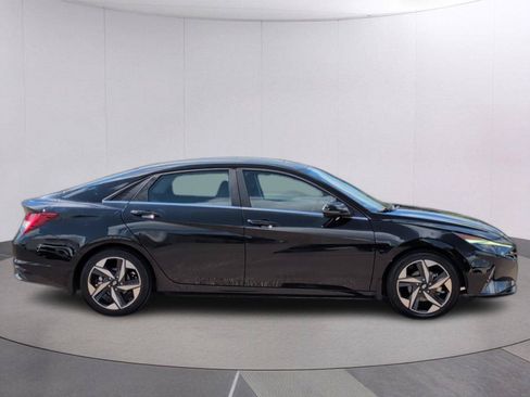 Used 2023 Hyundai Elantra Limited FWD image 7