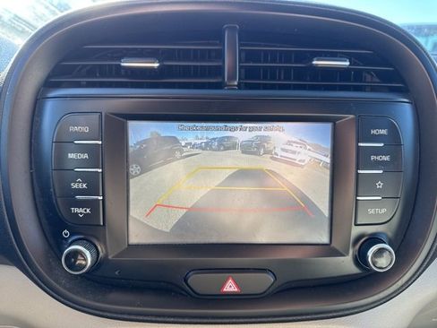 Used 2020 Kia Soul LX image 17