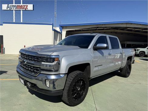Used 2018 Chevrolet Silverado 1500 LTZ AWD/4WD image 2