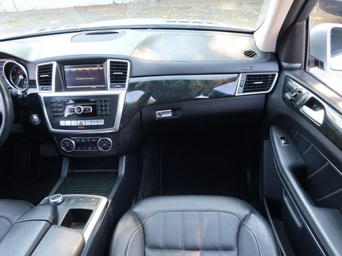 Used 2014 Mercedes-Benz GL 350 BlueTEC 4MATIC image 15