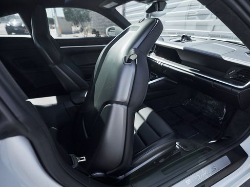 Used 2025 Porsche 911 Turbo S image 38