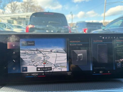 Used 2023 BMW 330i xDrive Sedan w/ M Sport Package image 27