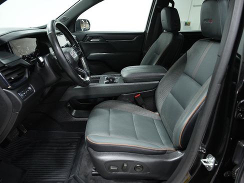 Used 2025 GMC Acadia AT4 image 28