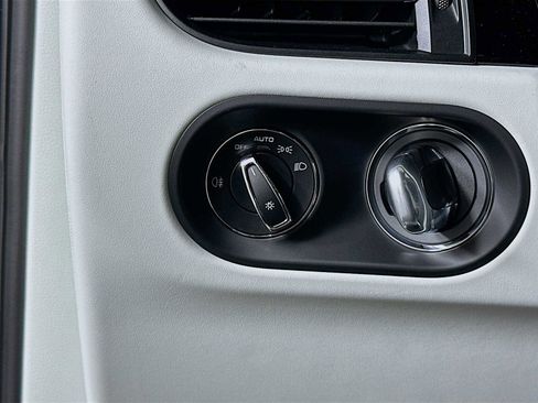 New 2025 Porsche Macan image 13