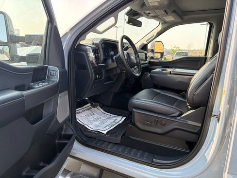 Used 2025 Ford F350 Lariat w/ FX4 Off-Road Package AWD/4WD image 8