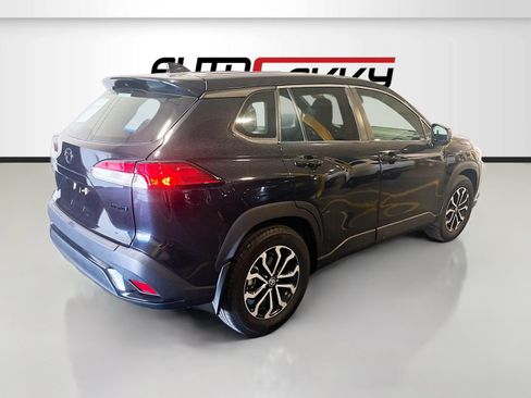 Used 2024 Toyota Corolla Cross AWD Hybrid image 7