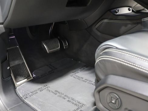 Used 2020 Lamborghini Urus image 34