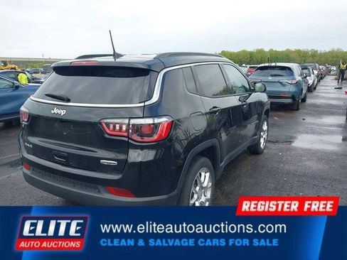 Used 2023 Jeep Compass Latitude AWD/4WD image 8