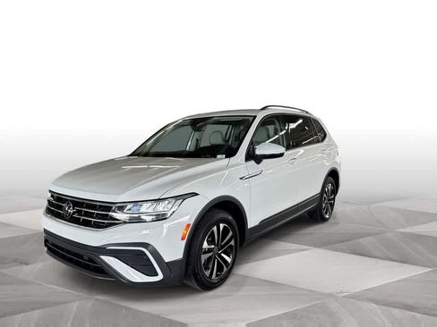 Used 2024 Volkswagen Tiguan S FWD image 4