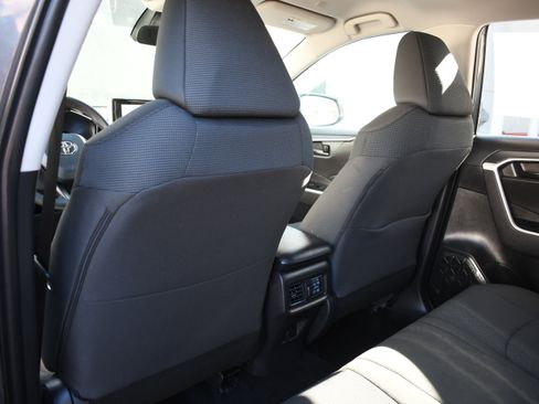 Certified 2025 Toyota RAV4 LE image 21