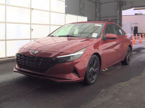 Used 2022 Hyundai Elantra SEL FWD image 2