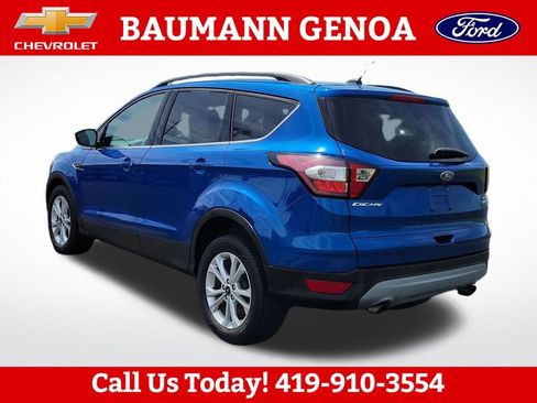 Used 2018 Ford Escape SE FWD image 3