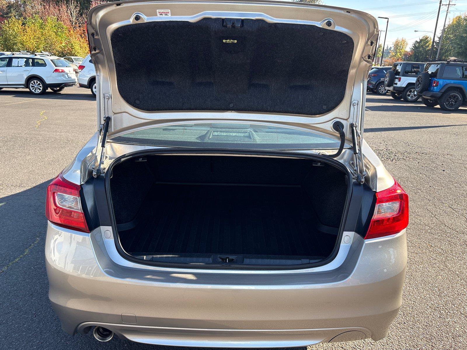 Used 2015 Subaru Legacy 2.5i Premium AWD/4WD image 21